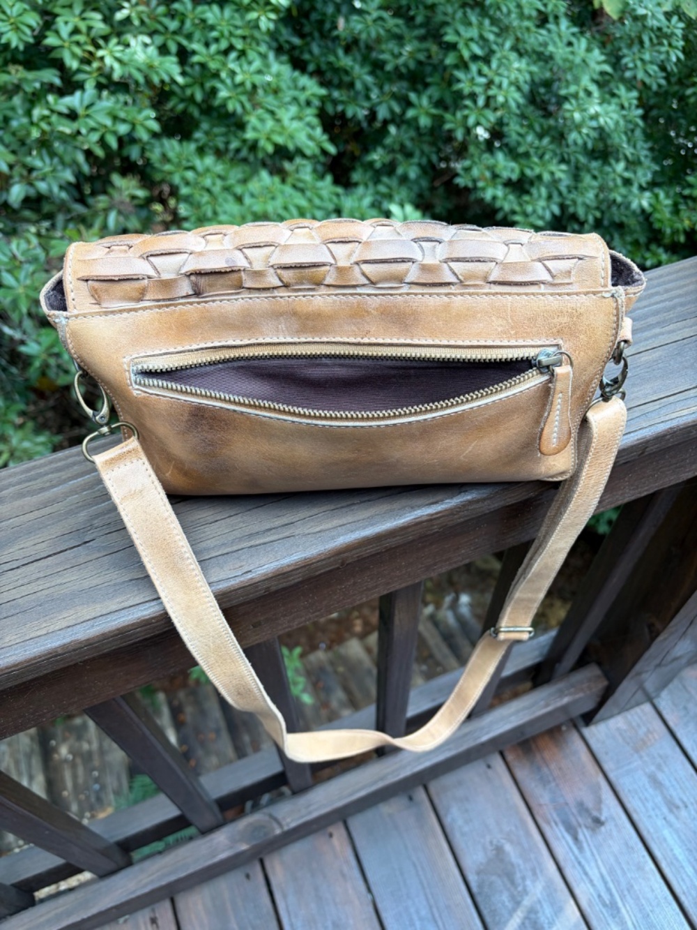 BedStu Cobbler Series Woven Flap Crossbody Handbag - Picture 7 of 11